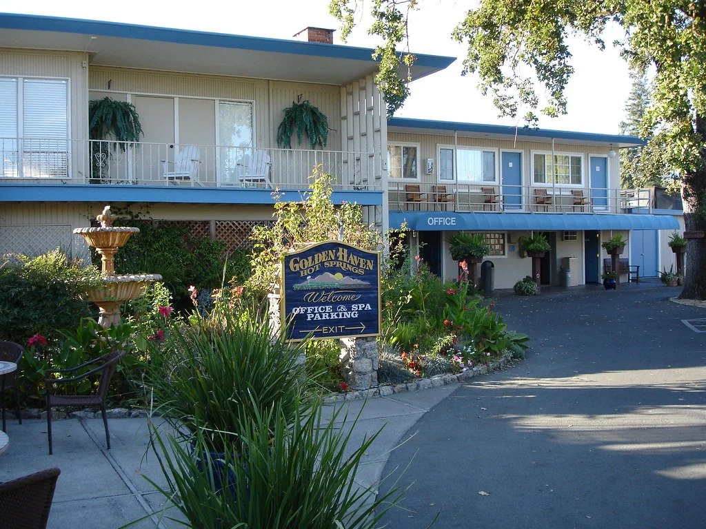 Golden Haven Hot Springs building and entrance sign in 2006